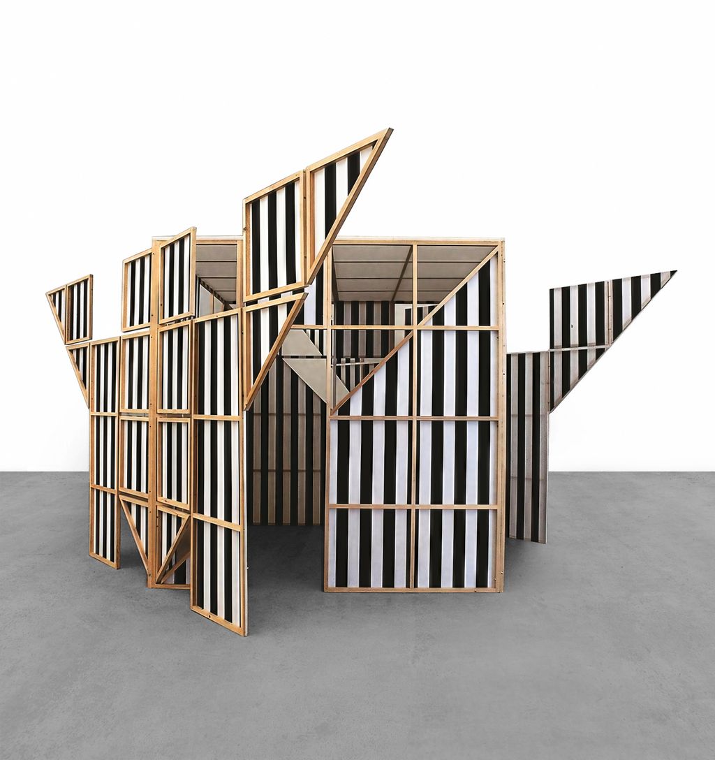 Une enveloppe peut en cacher une autre : n° V - 1989