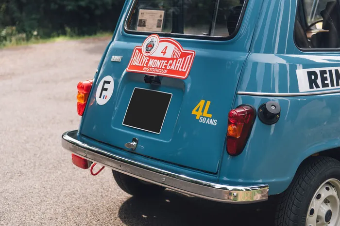 Automobilia Trophäe Badge Rallye Monte Carlo Historisch 2016 Renault 5