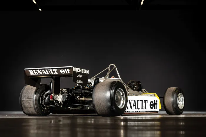 RENAULT RE30B GP DE FRANCE 1982 R. ARNOUX QUARTZO 1:43 de reference