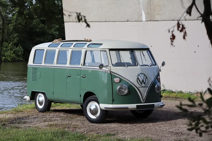 VW Combi 21 fenêtres 1.JPG?w=  