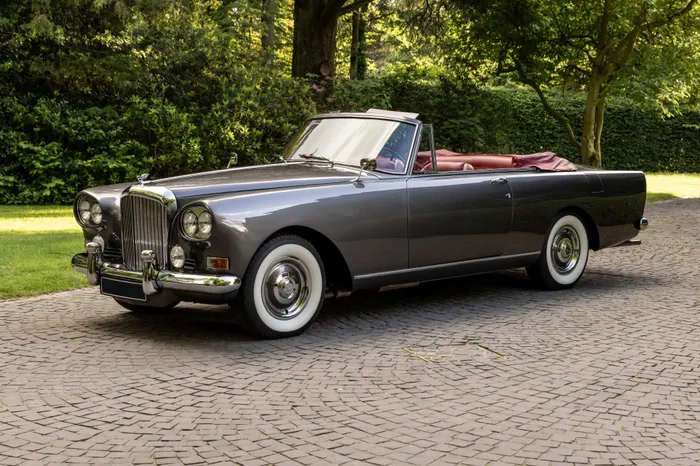 Bentley S3 Cabriolet en Bleu occasion à Overijse pour € 268 900