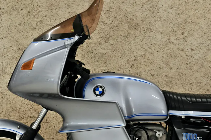 Réservoir Essence Neuf Peint Noir Et Gris Pour BMW R100S / R100CS / R100RS / R100RT - Acier