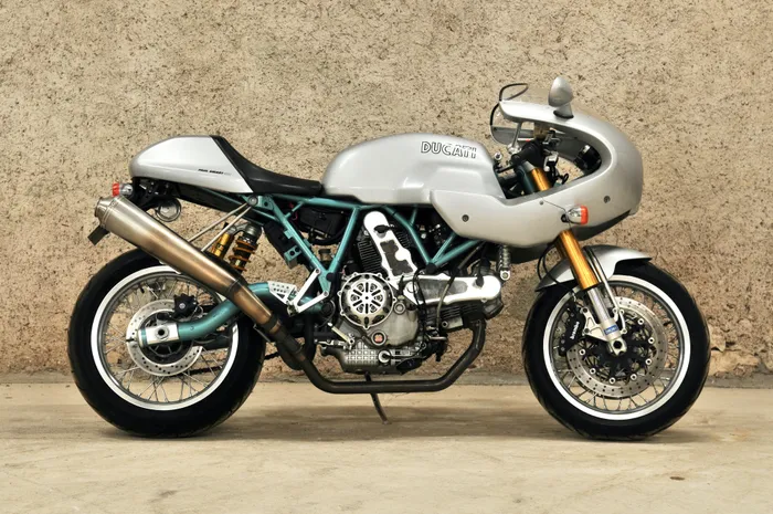 Ducati%20Classic%20paul%20Smart%201.jpg?