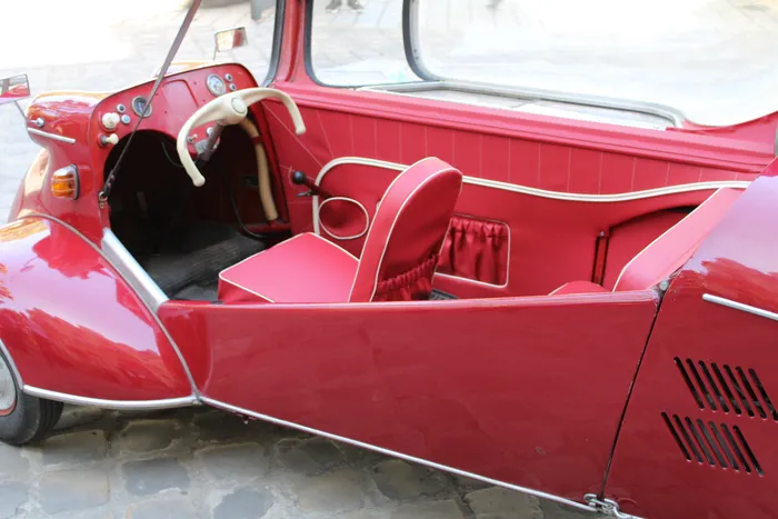 Miniature Messerschmitt KR 200 Persil 1/18 - Revell 08974 - Voiture Publicitaire Collection