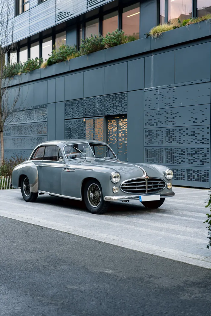 1953 Delahaye 235 Coach par Chapron