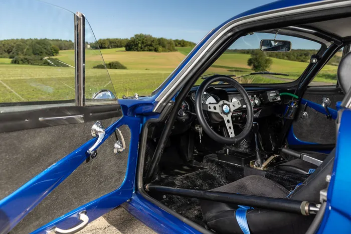 Au volant de la mythique berlinette alpine a110