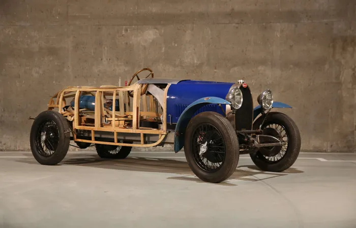 Frédéric Loiseau and Bugatti Type 40 – Raid auto Paris-Tombouctou