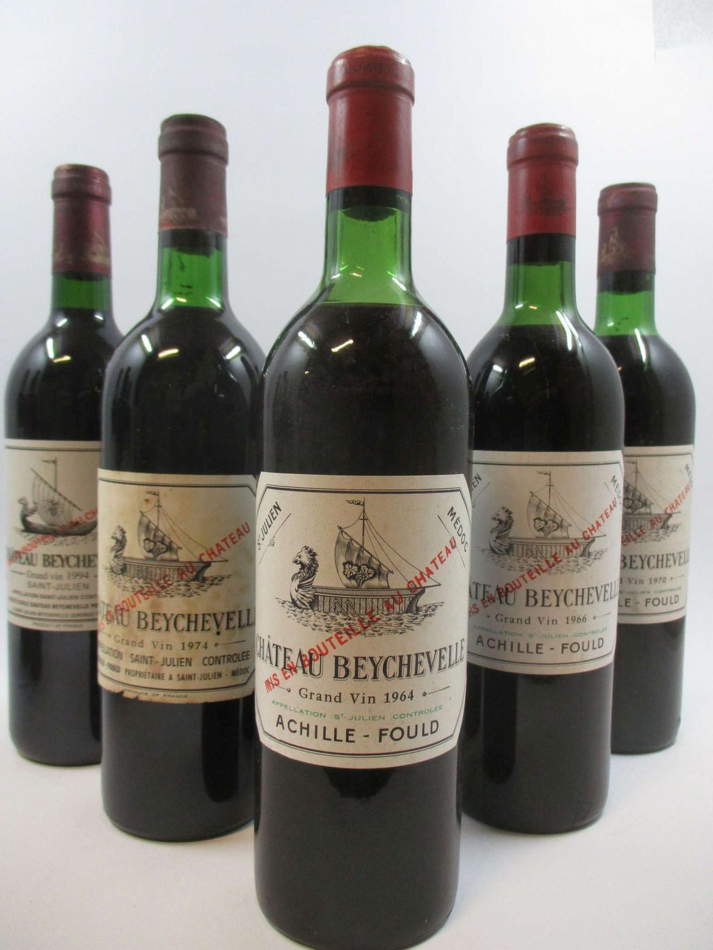 Bouteilles de Vin du Millésime 1964