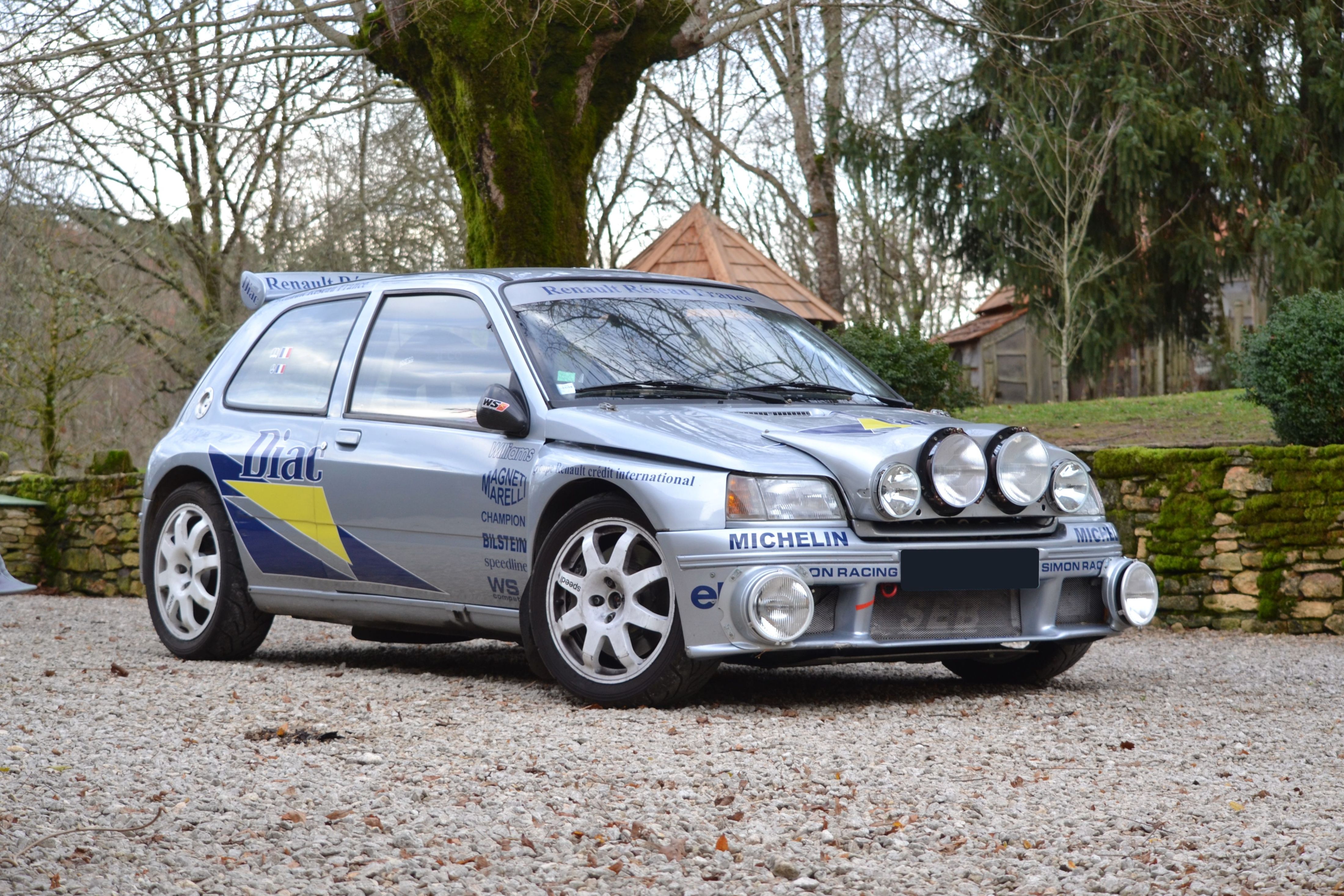 UNIVERSAL HOBBIES RENAULT CLIO MAXI DIAC #21 RALLY TOUR DE