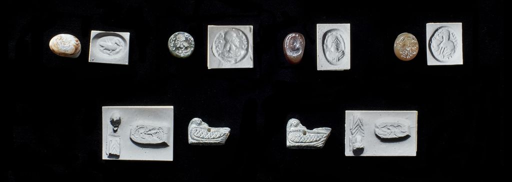 SIX CACHETS