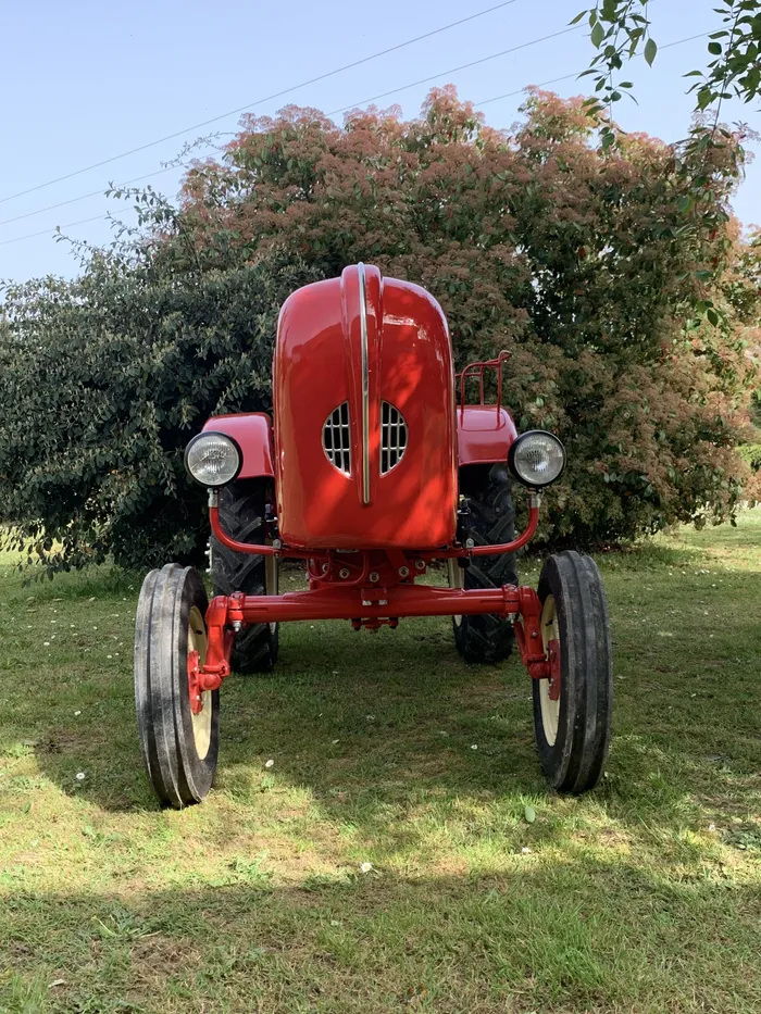 Voiture Porsche Junior tractor Single cylinder 883cc diesel 1955 a vendre