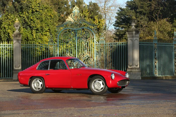 Art-Toys - Osca 1600 GT Coupé by Fissore(1963)with spoke wheels(red