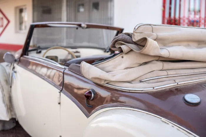 ROSENGART Supertraction cabriolet (1939) | Bourse-Echange de