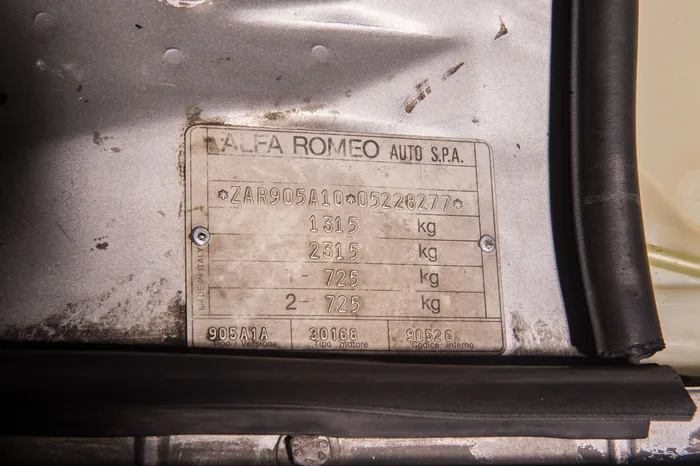 Pare-chocs Avant Original Alfa Romeo 33 (1988-1990) - Pièce Neuve, Modèles 88 à 90, Fabrication Italie - Ref: 112150380
