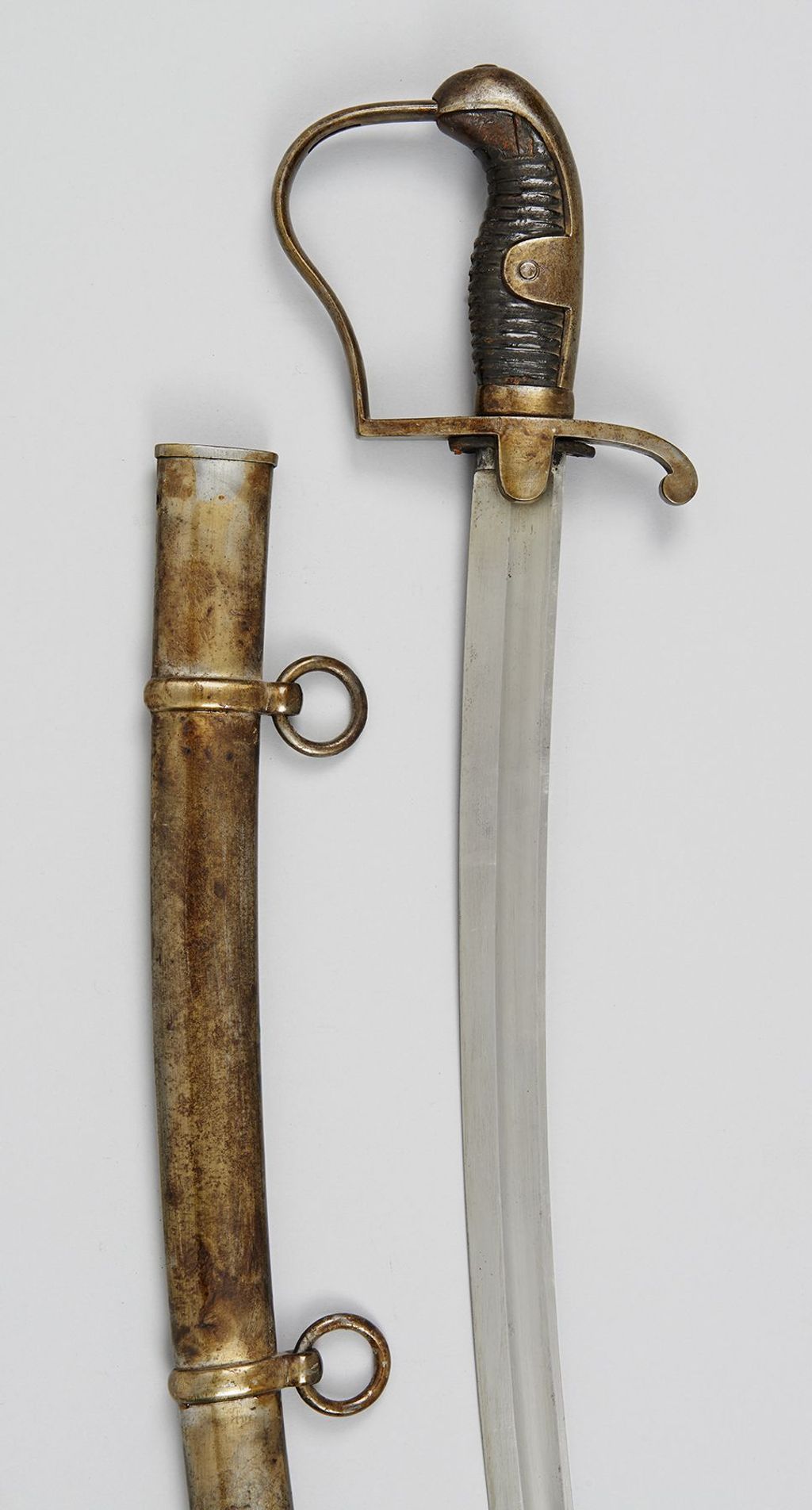 Basane Sabre allemand de Cavalerie légère. Poignée recouverte de basane ...
