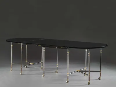 TABLE DE SALLE À MANGER MODÈLE "ROYAL", DEUXIÈME MOITIÉ DU XXe S