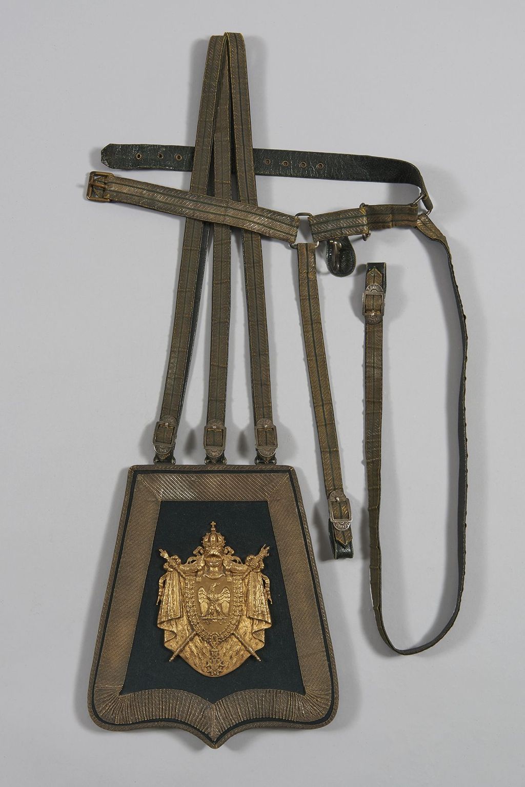Troc Echange Militaria : ancien étui en cuir pour chargeur ou munition