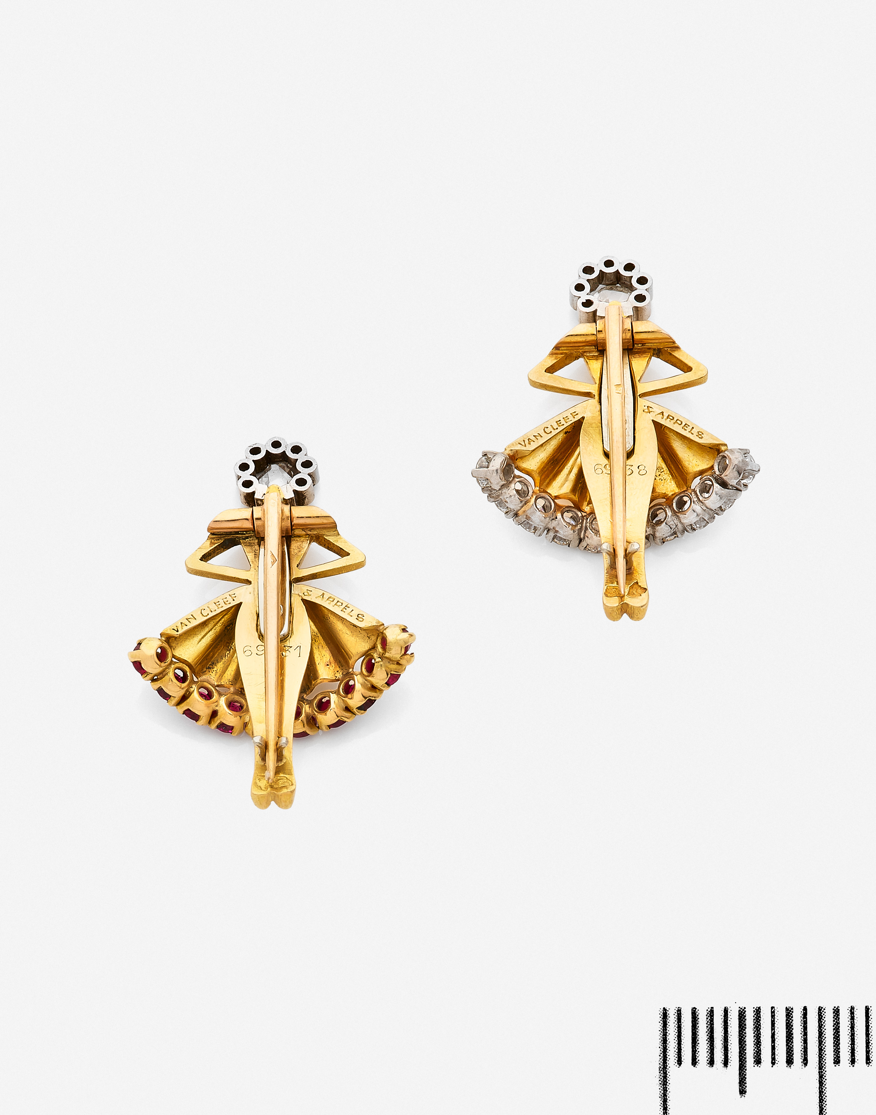 VAN CLEEF & ARPELS Deux broches 